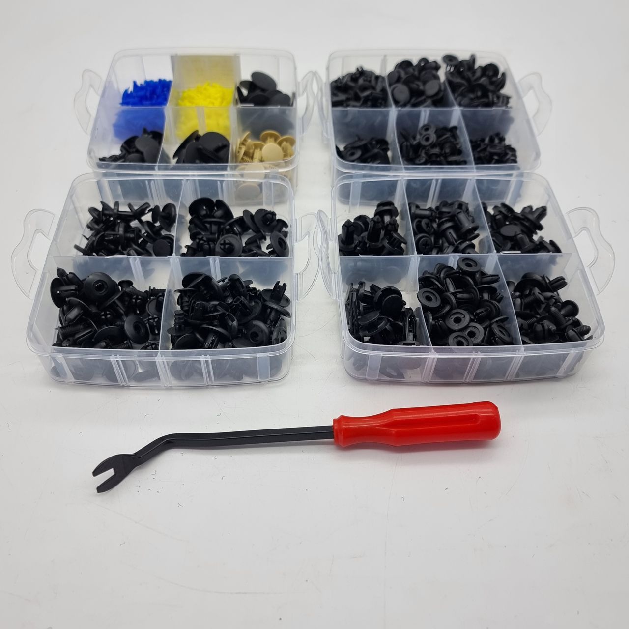 Set od 650 dijelova za tapacirung
