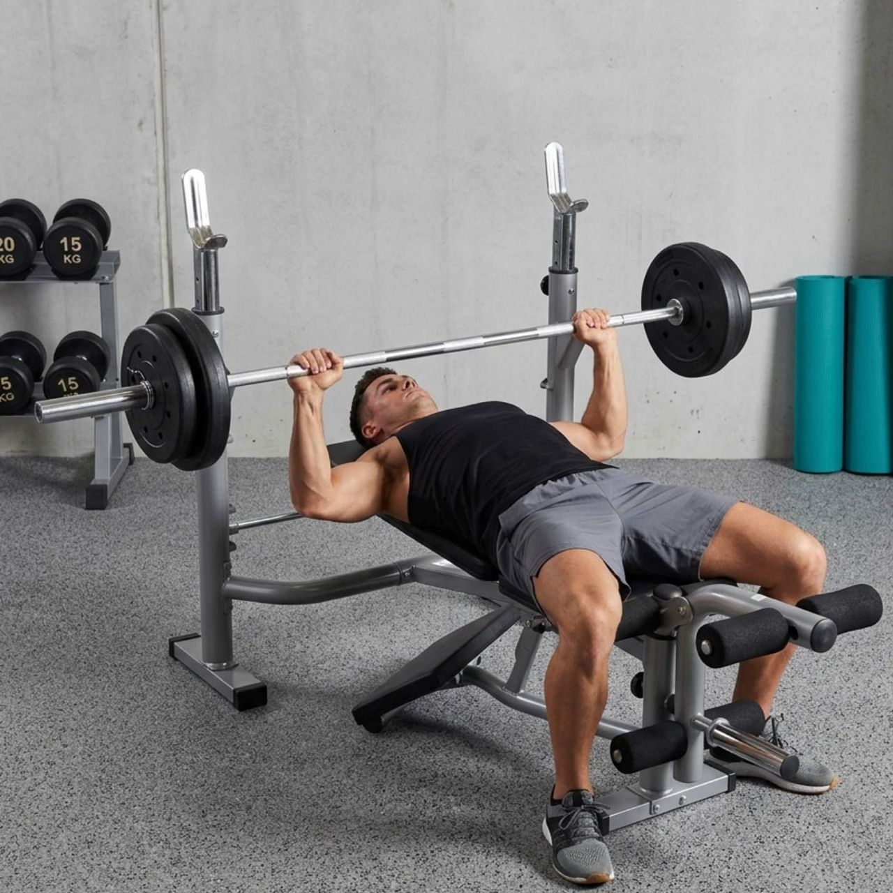 Bench klupa sa dodacima za biceps i noge